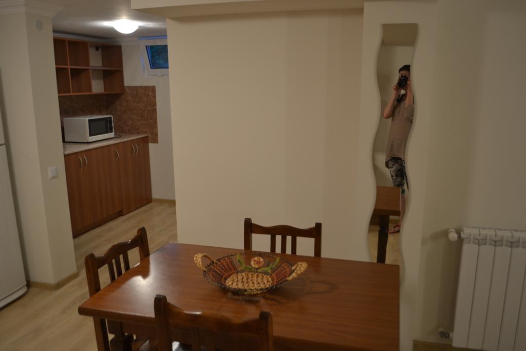 Tskaltubo Guest House On Mirian Mepe Zewnętrze zdjęcie